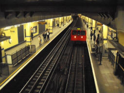 Platforms, from above (west ticket hall behind)