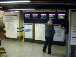 Metropolitan line departure screens