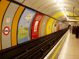 Jubilee Line platform (I think) at Baker Street (March 2008)