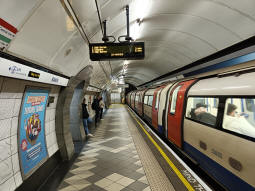 Northern line northbound