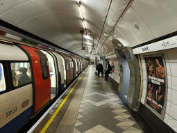 Northern line northbound