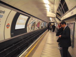 Northern line southbound platform