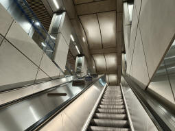 Looking up to the ticket hall coming from the platforms