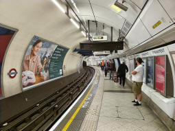 Northern line northbound