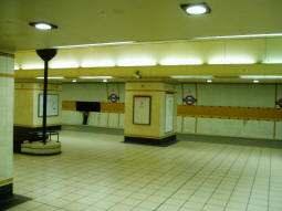 Looking across from one platform to the other (March 2008)