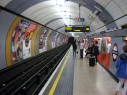 Jubilee line eastbound platform