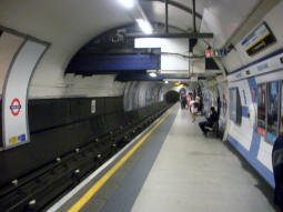 Piccadilly line eastbound platform