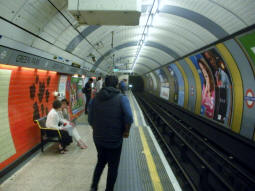Jubilee line westbound/northbound platform