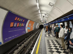 Piccadilly line westbound