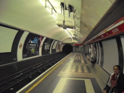 Looking other way along Central line eastbound platform