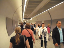 In the corridor to the Piccadilly and Victoria lines from the northern ticket hall