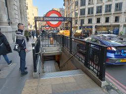 Entrances on the junction of Cannon Street and London Bridge/King William Street