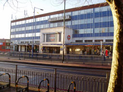 Station building (December 2008)