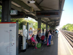 The island platform from the eastbound side