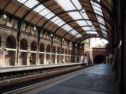 District and Circle line platforms