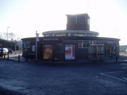 The station building (December 2008)