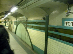 Looking towards the lifts from the top of the stairs from the westbound platform