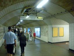Exit options in the Exhibition Road pedestrian tunnel