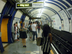 Piccadilly line eastbound platform