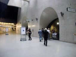 Escalators down to the Jubilee line on the right, connection (which was closed on this Sunday afternoon) to Waterloo East railway station on the left