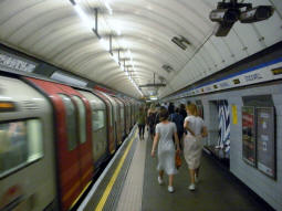 Victoria line northbound platform