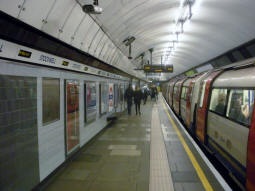 Northern line southbound platform