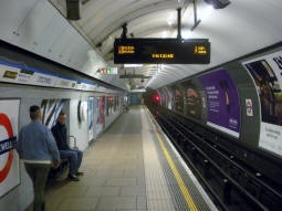 Victoria line southbound platform