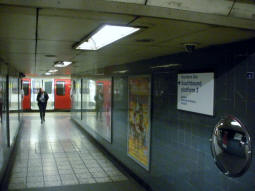 Looking through to the Northern line southbound platform from the Victoria line southbound platform