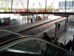 DLR Stratford International branch platforms