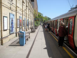 District line westbound platform