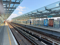 Looking across to the platform for trains to Lewisham and Canary Wharf from the island platform for trains to Bank and Stratford