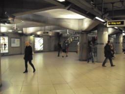 Looking towards stairs to way out from eastbound District and Circle line platform