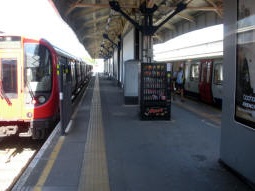 One of the District line island platforms